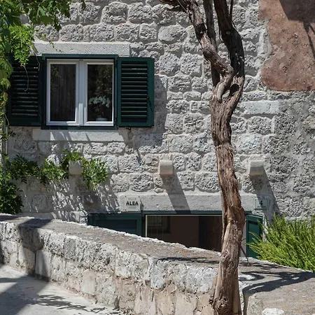 Alea Hvar *