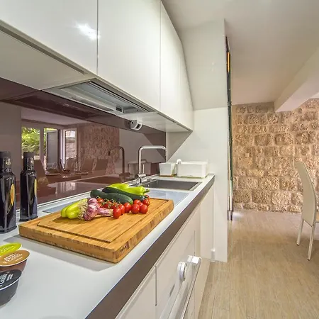 Alea Hvar Villa *
